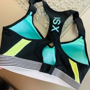 NWTs VSX Sports Bra ✨